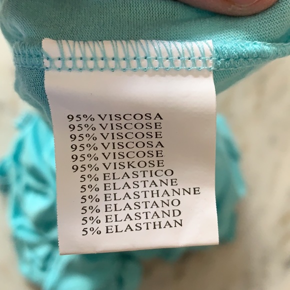 Amo&Roma cold shoulder top - Picture 8 of 11